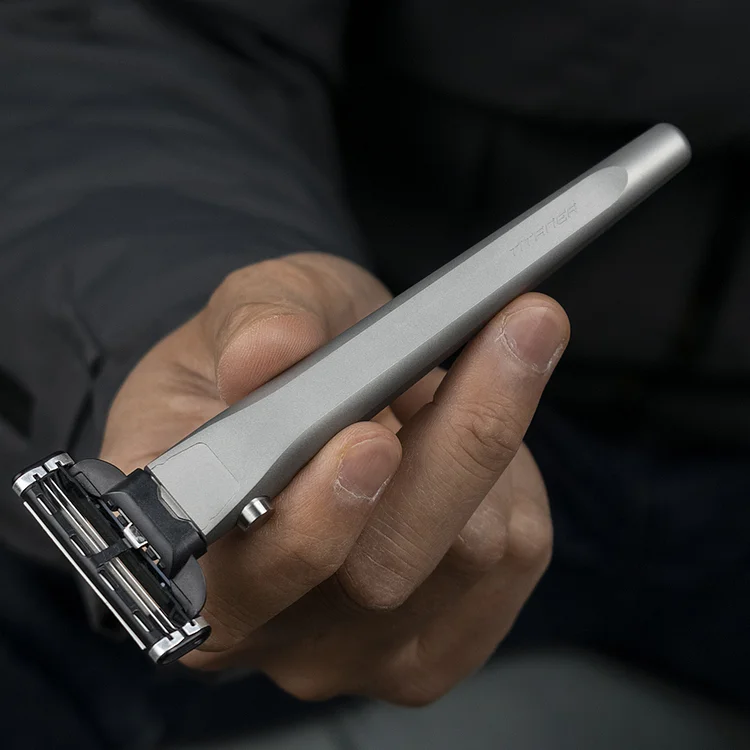 Titanium 3-layer Razor